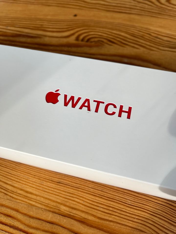 Apple Watch 7 Product Red 45mm LTE in Berlin