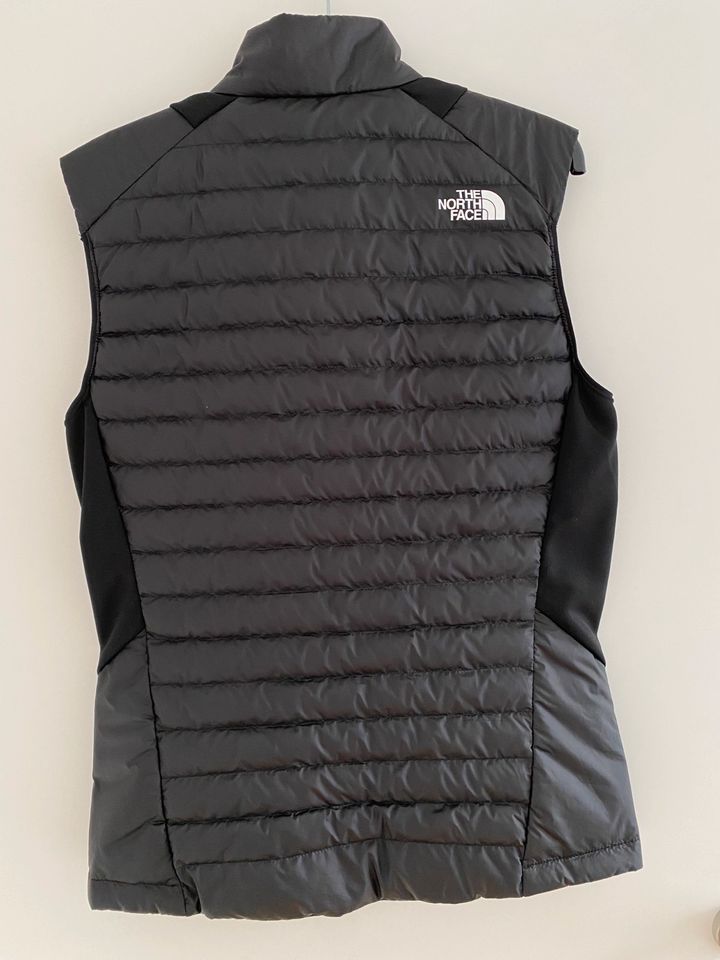 The North Face Weste Herren Gr S schwarz Sport in Ratingen