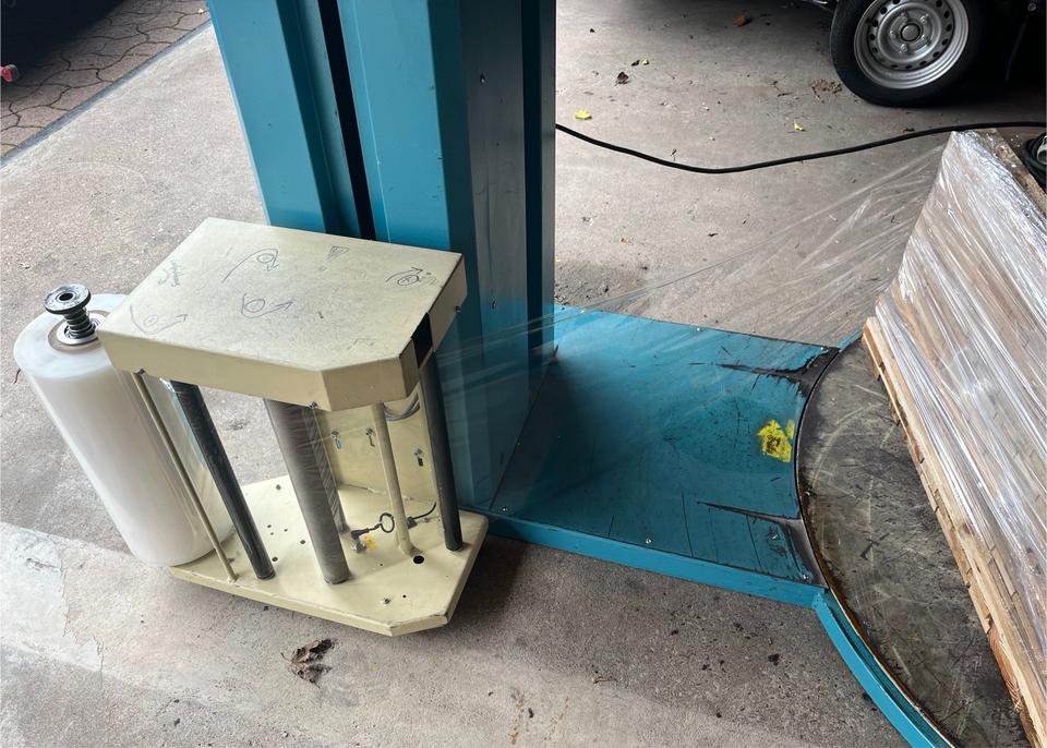 Palettenwickler Maschine Stretchfolie Stretchwickelmaschine in Eschershausen