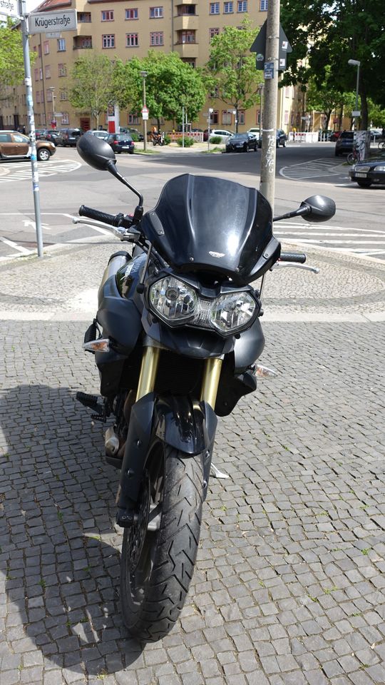 Triumph 800 in Berlin