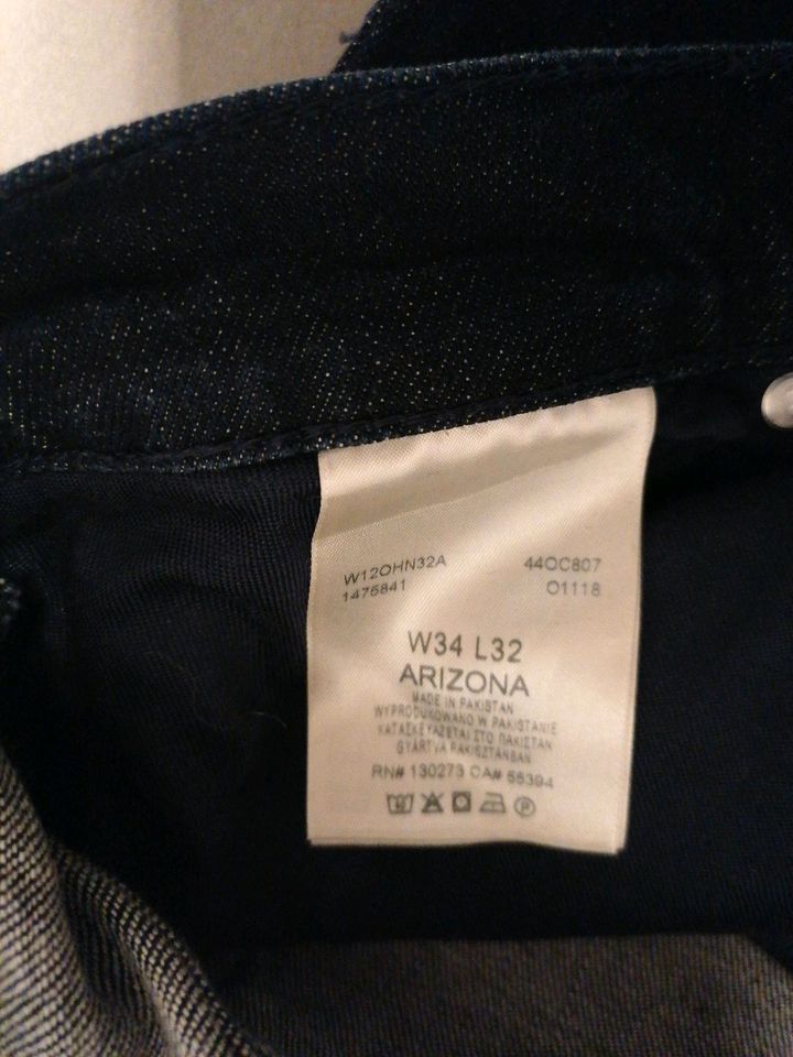 Jeans, Wrangler Arizona, W34, L 32, dunkelblau, neu ohne Etikett in Großkrotzenburg