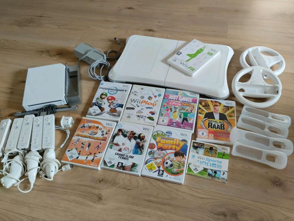 Wii Konsole inklusive Board und Spiele in Kreßberg