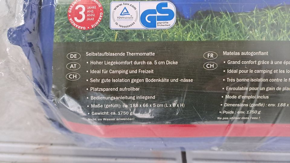 Thermomatte selbstaufblasende Matratze blau Camping Isolation neu in Herne