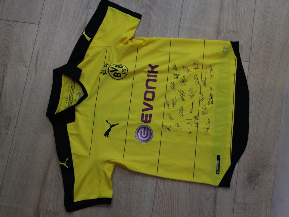 BVB Trikot, 2 st. Damen / Kinder Gr.S / M , 1x mit aufgedruckten in Nürnberg (Mittelfr)