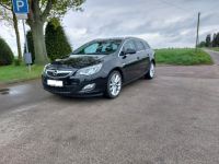 Opel Astra Sports Tourer 1.4 T,2. Hand, 8fach bereift Nordrhein-Westfalen - Soest Vorschau