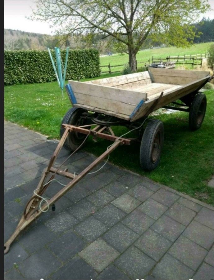 Historischer Traktoranhänger für Deutz Fendt MAN als Holzanhänger in Neustadt (Wied)