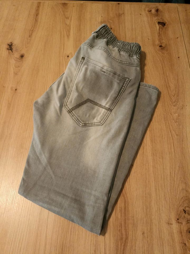 H&M Jogger Jeans 152 Jungen in Wriezen