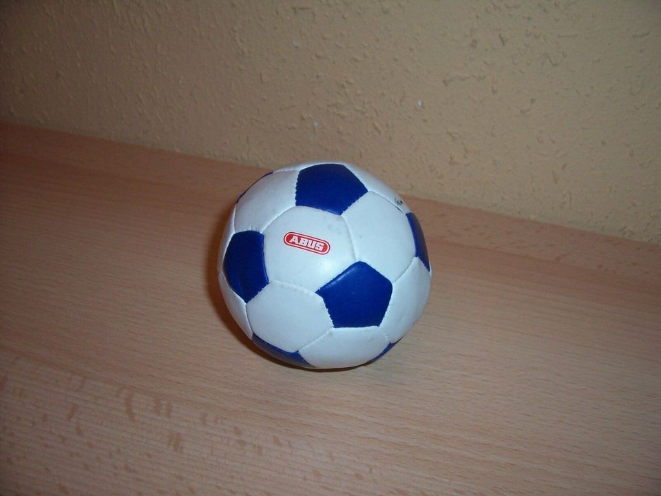 ABUS kleiner Ball Umfang 24 cm in Adendorf