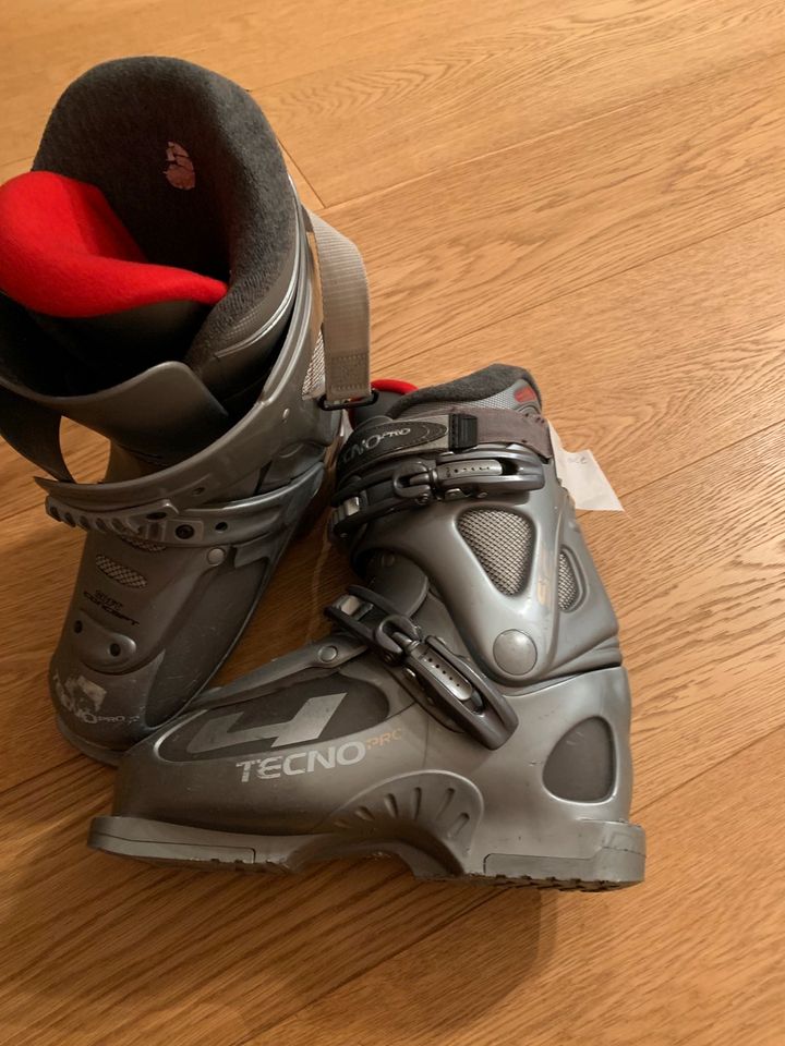 Tecnopro Skischuhe Skistiefel Größe 39 40 MP 255 mm 297 in Wolfersdorf