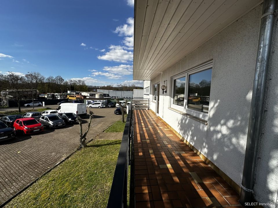 Komplettes Büro- oder Praxishaus mit 10 Stellplätzen und guter Verkehrsanbindung in Saarlouis