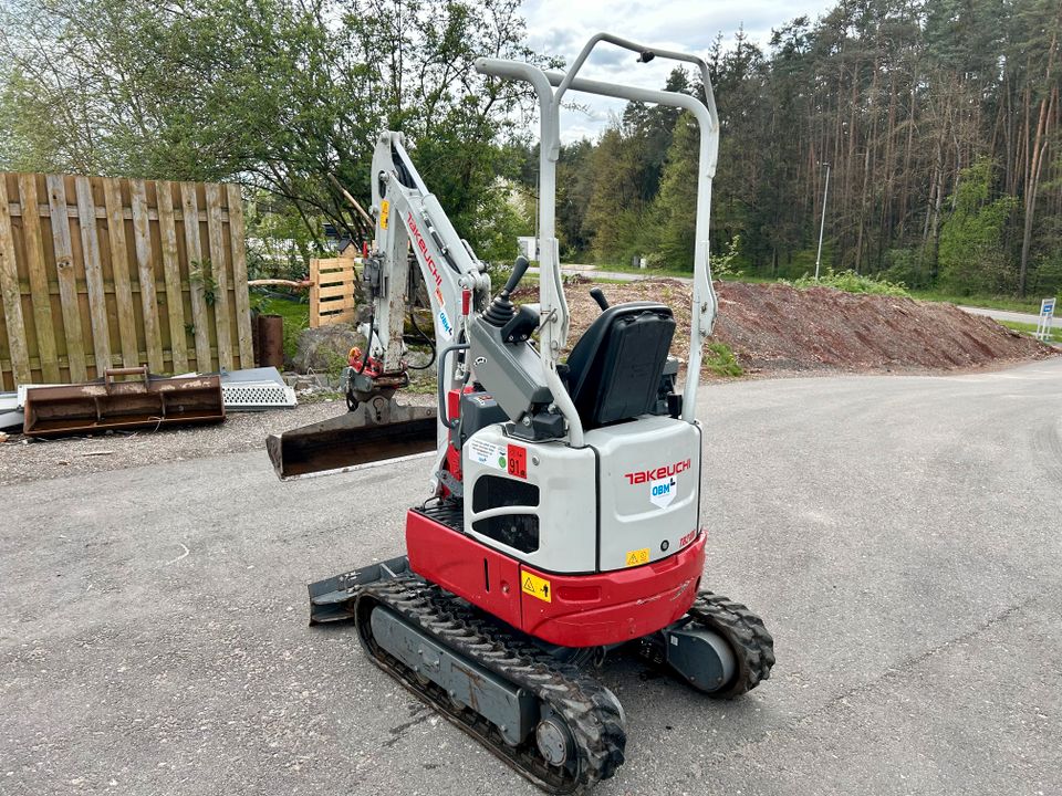 Takeuchi TB 210R V1 1,1t Minibagger 300h in Amberg