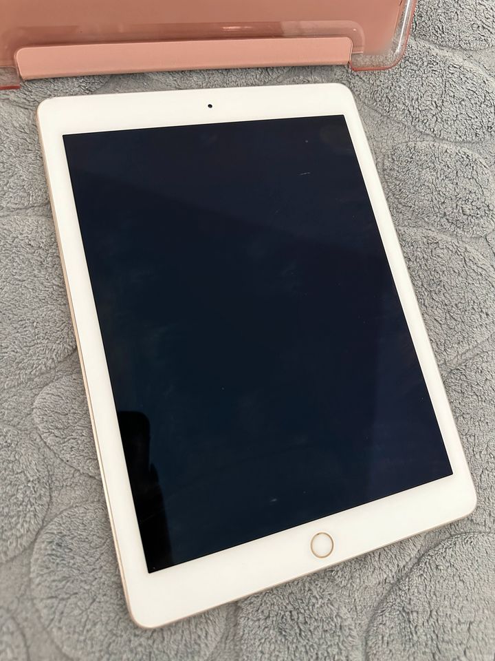 iPad 5 32 GB in Gold in Ganderkesee