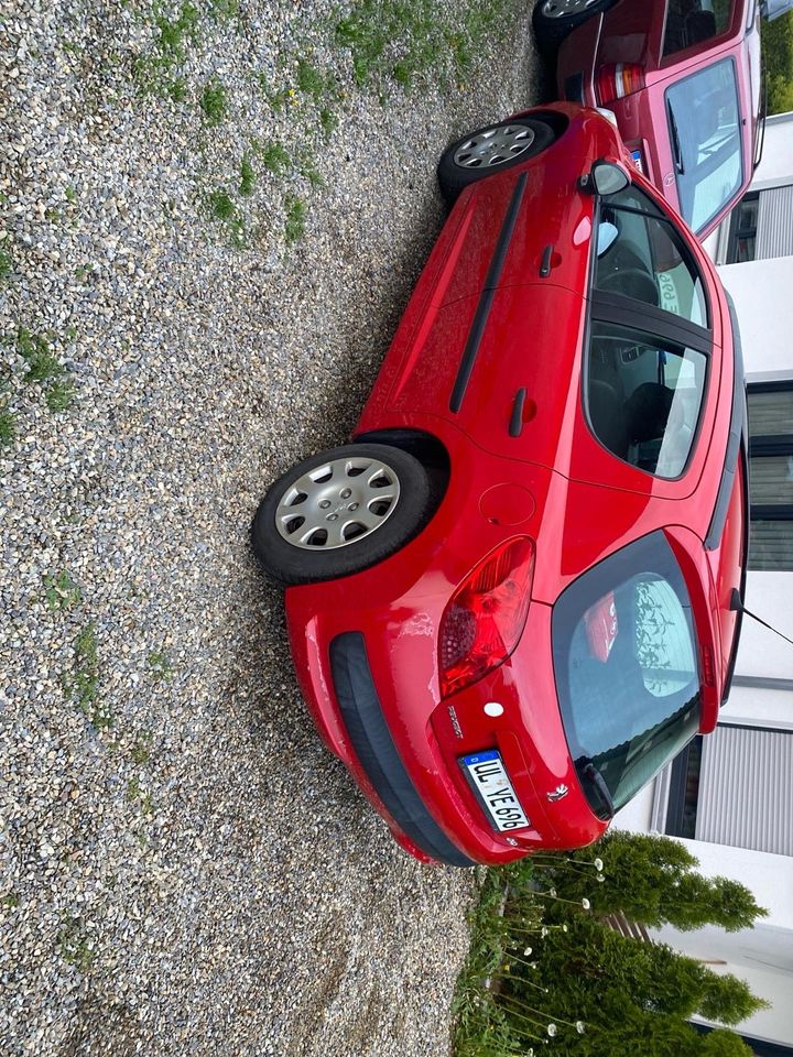 Peugeot 207 1,4 Benzin Schräghecklimousine in Ehingen (Donau)