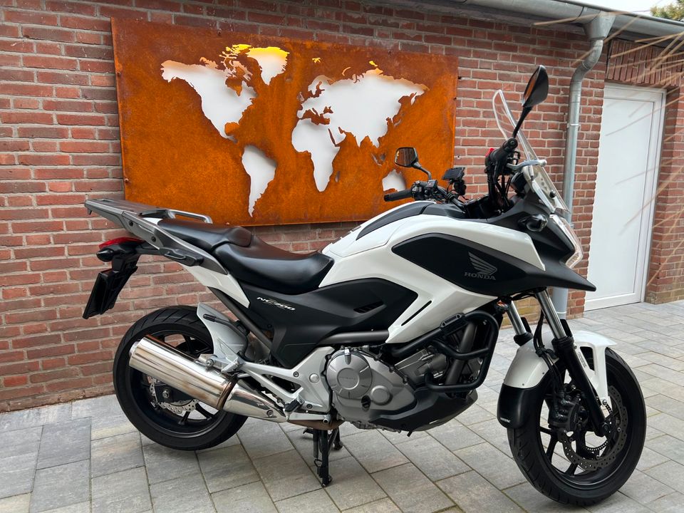 Honda NC700X mit vielen Zubehörteilen aus 1.Hand im TOP-Zustand! in Emmerich am Rhein