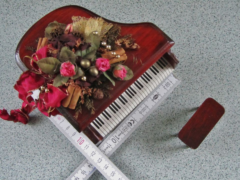 JR / Miniatur Konzert Flügel Klavier mit Hocker, Holz, 12 cm in Stamsried