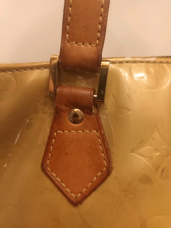 Louis Vuitton  Houston Lackleder Handtasche in Berlin