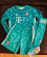 FC Bayern Torwartbekleidung (Beflockung Tom, 1) Farbe Grün München - Schwabing-West Vorschau