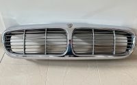 Orig. Jaguar Super V8 -XJ8 -X350 Grill  Kühlergrill Chrom Hessen - Wiesbaden Vorschau