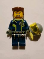 Lego Minifigur Agent mit Helm + Ersatzteile Kreis Ostholstein - Bad Schwartau Vorschau