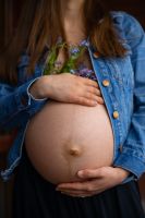 Babybauch / Schwanger- /Portrait /Familien Fotoshooting Berlin - Steglitz Vorschau