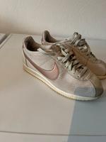 Nike Schuhe 38,5 G Niedersachsen - Garbsen Vorschau