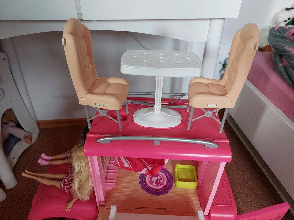 Mattel Barbie Super Feriencamper mit Barbies in Drolshagen