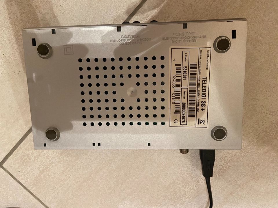 Satellit TV Receiver Scartkabel Fernbedienung in Pfungstadt