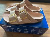 Birkenstock Arizona Big Buckle High-Shine New Beige, Gr. 40 Frankfurt am Main - Sachsenhausen Vorschau