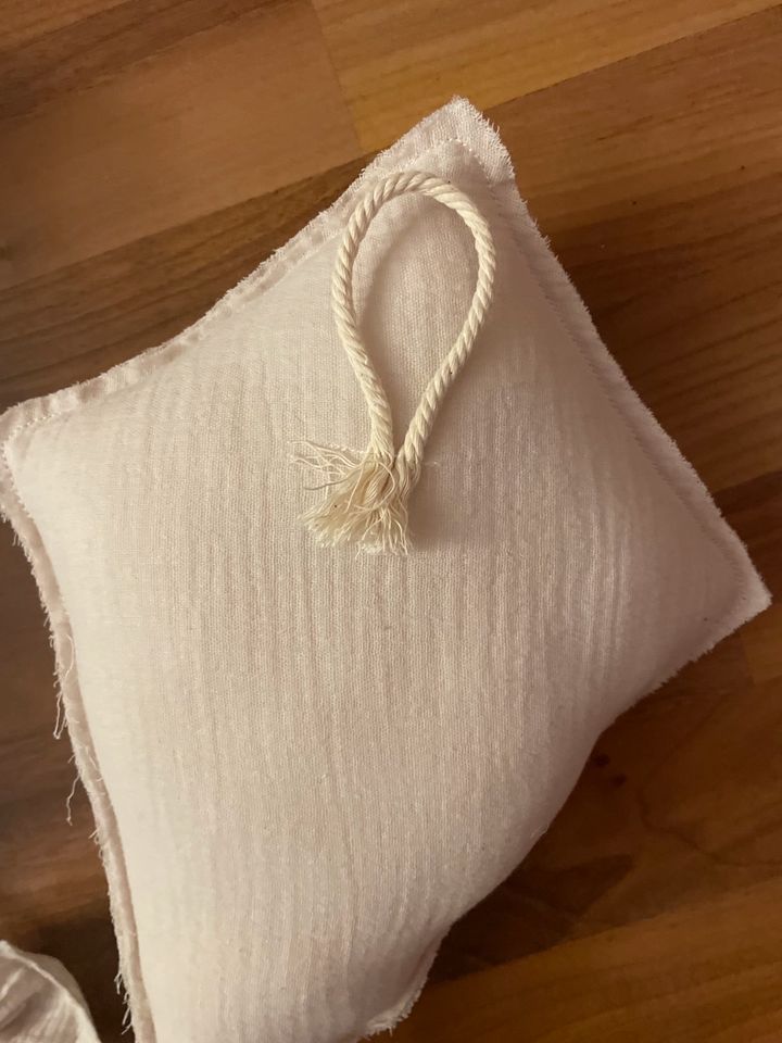 Handmade Kinderzimmer Deko Drachen aus Musselin 2 Stück in Ratingen