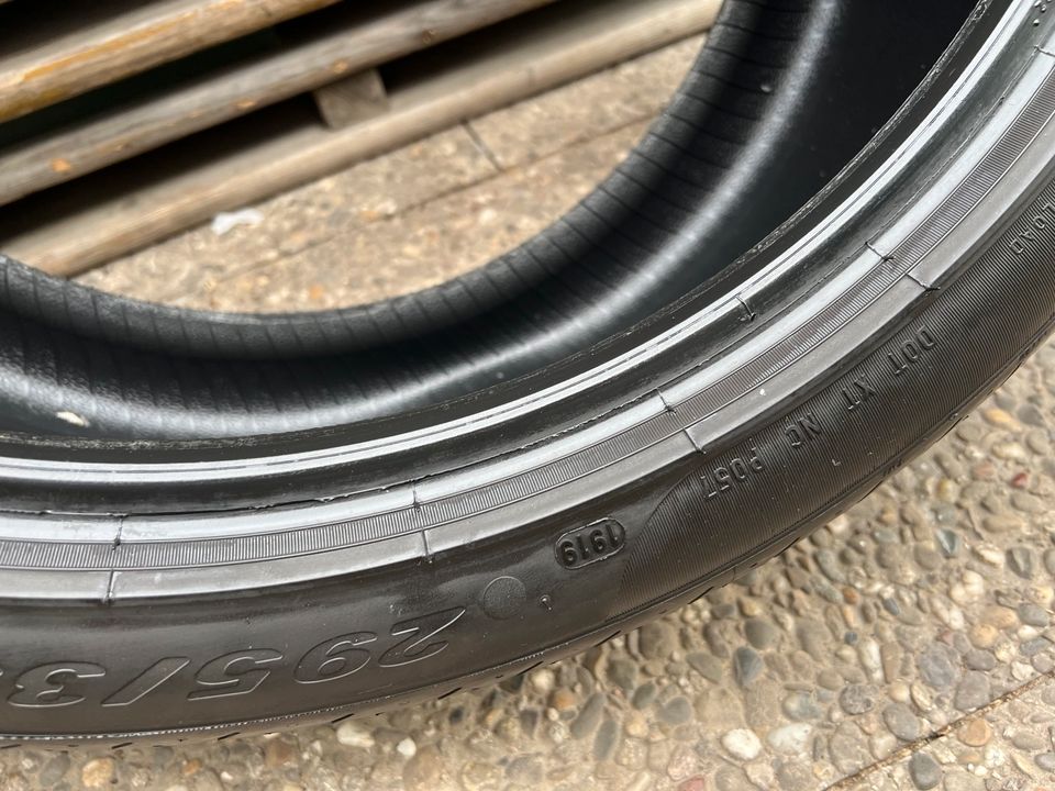 Sommerreifen Pirelli P-Zero 265/40/21 & 295/35/21 N0 in Erlensee