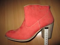 S.Oliver Stiefeletten orange Gr. 40 ungetragen Hessen - Körle Vorschau