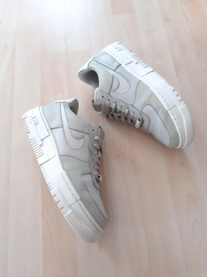 Nike Air Force 1 Damen Sneaker größe 40 in Aspach