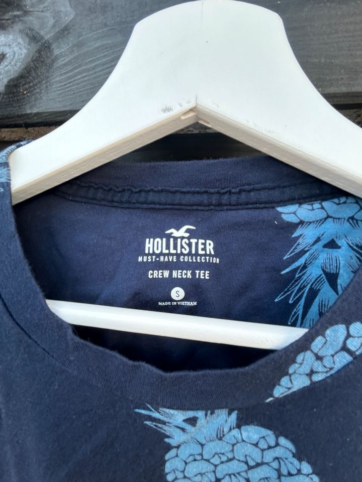T-Shirt Hollister Grösse S Grandpashirt Ananasdruck in Plankstadt