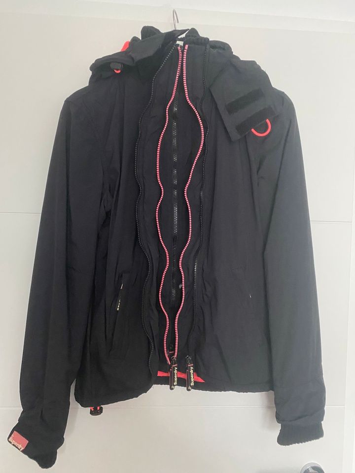 Superdry Windbreaker in Olpe