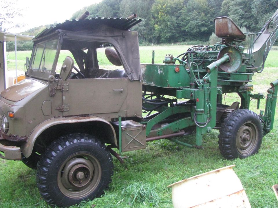 Unimog 404 S Bundeswehr Klaus Bagger Aufbaubagger in Bielefeld