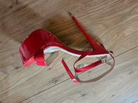 rote Absatzschuhe, Größe 42 Leipzig - Lindenthal Vorschau