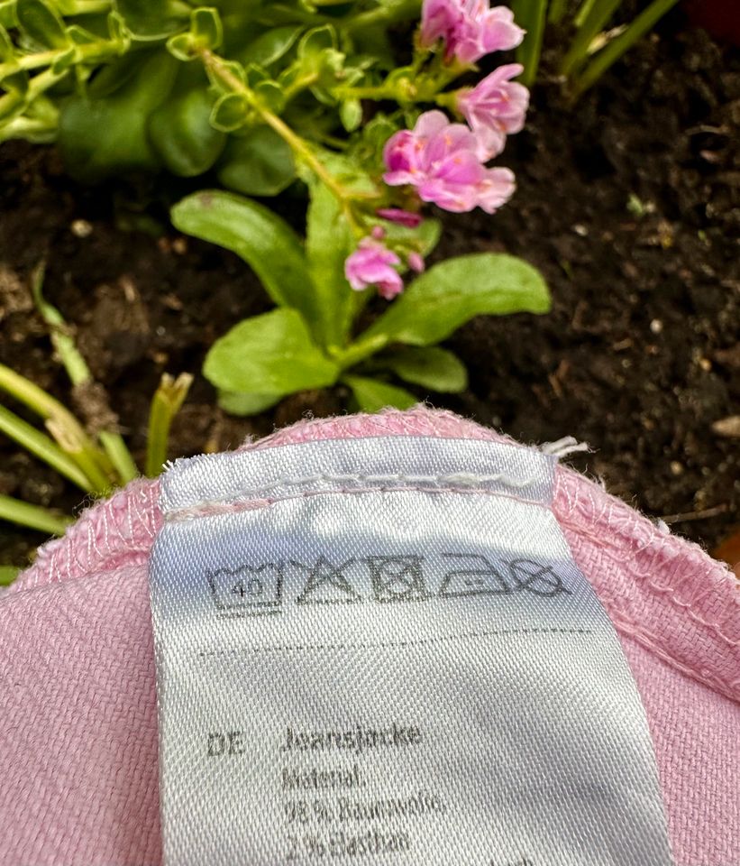 JEANSJACKE * rosa * Gr. 140 * wie neu in Berlin