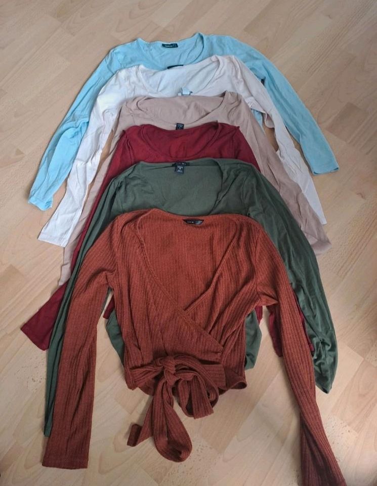 Jede Menge Marken Damen Kleidungsstücke Gr. XXS/XL in Bremen