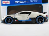 Maisto 31526 Bugatti Divo (2018) in weißmetallic/hellblau 1:24 Bayern - Bad Abbach Vorschau
