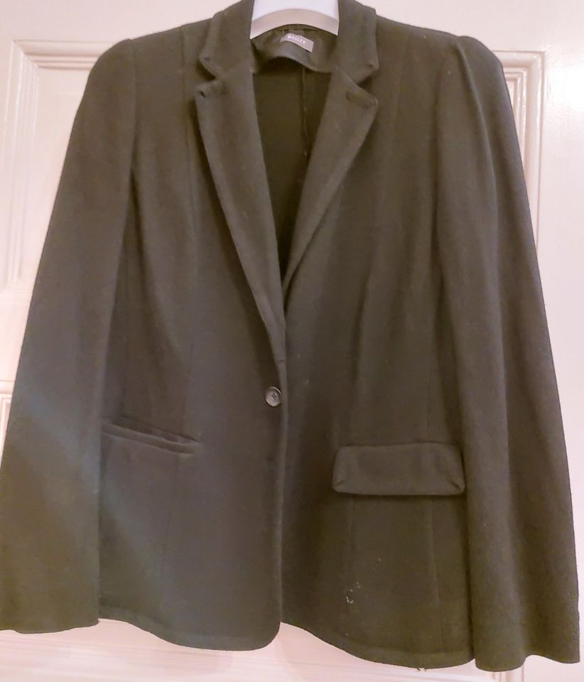 Schwarzer Blazer von Basler, Gr. 48, aus Wollgemisch in Wiesbaden