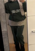 Dunkelgrüner Jogginganzug sitzt oversize M/L Berlin - Neukölln Vorschau