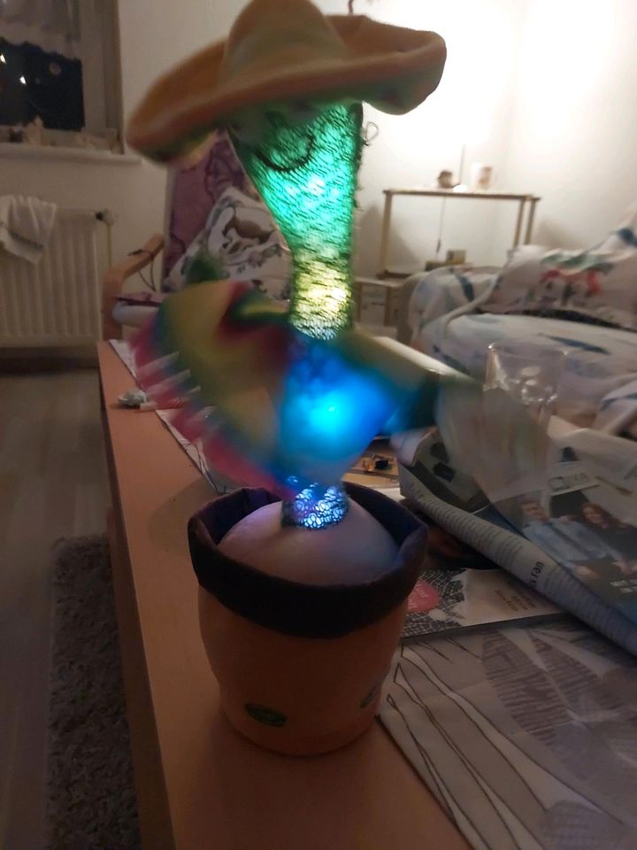 neuer singender sprechende figur❤️ in Krefeld