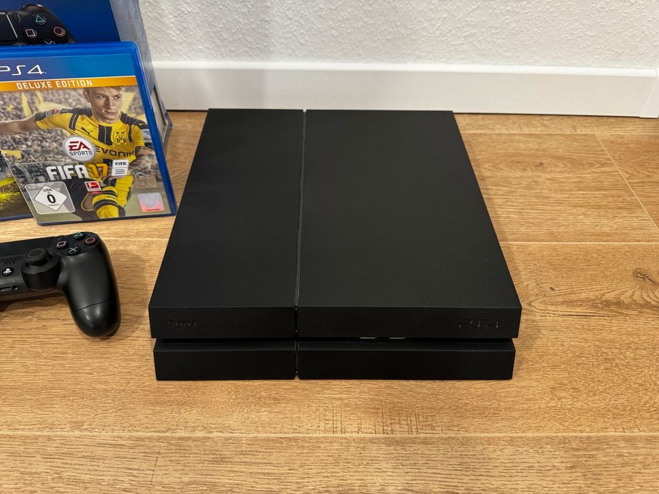 PlayStation 4 1TB | PS4 inkl. Controller und Spiele in Trebur