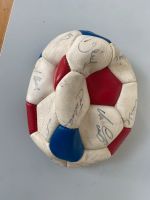 Eintracht Frankfurt Lederfußball von ca. 1983/1984 mit Autogramme Frankfurt am Main - Nordend Vorschau