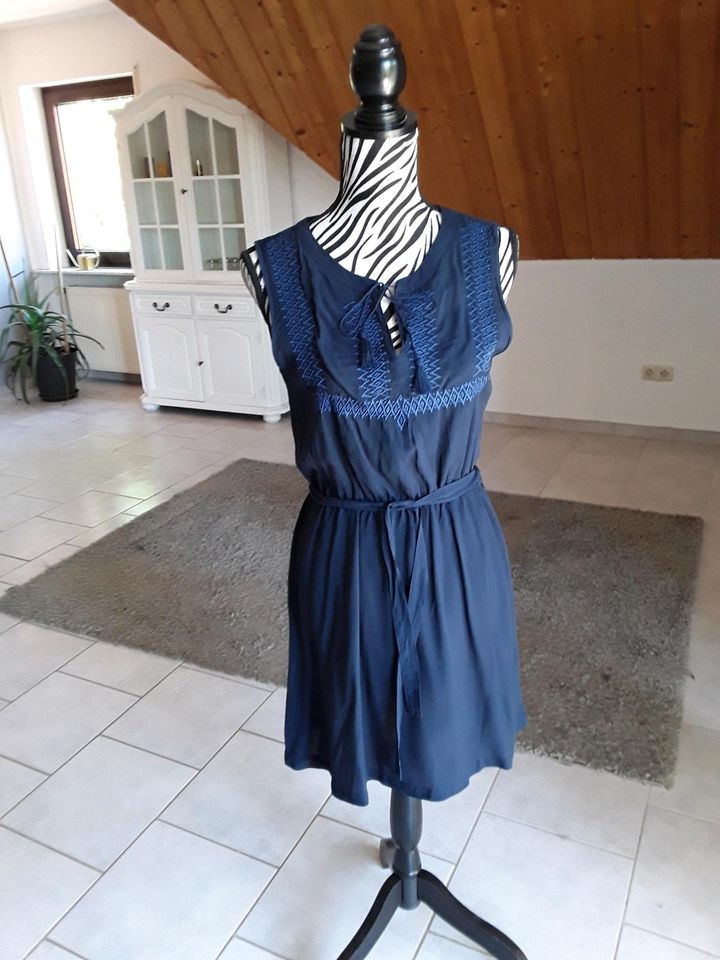Tolles Kleid in Größe  36 in Freisen