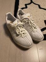 K-Swiss Sneaker 50 Jahre weiß gold Größe 43 Berlin - Biesdorf Vorschau