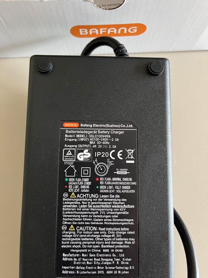 Bafang Li-ion Battery Charger in Centrum