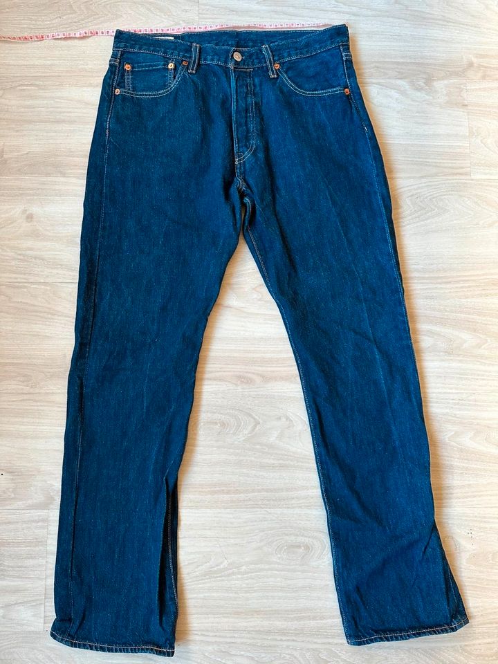 Levi's 501 Jeans blau navy 33 32 Maße Levis Hose denim in Köln