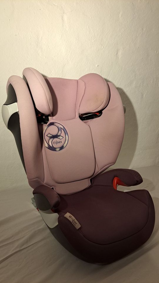 Cybex Solution M fix + Autositzschoner in Hamburg