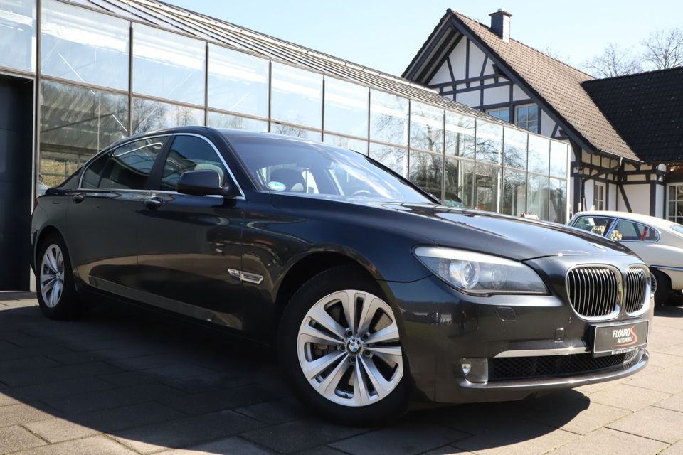 BMW 750Li xDrive Exclusiv Leder Schiebedach Xenon in Reichshof